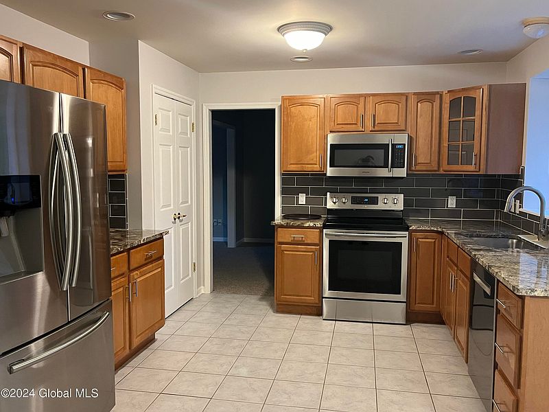 2nd image of 413 Jessamine Lane