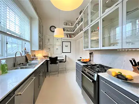 25 Montagu St #B — Photo 11