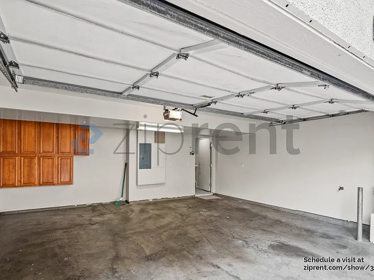 2858 10th St — Photo 29