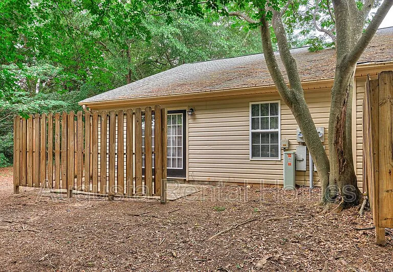 111 Kelly Dr SW — Photo 33