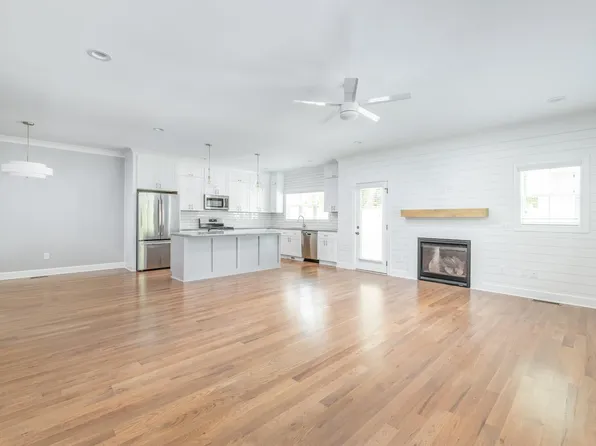 2126 Thurmond Pl, Charlotte, NC 28205