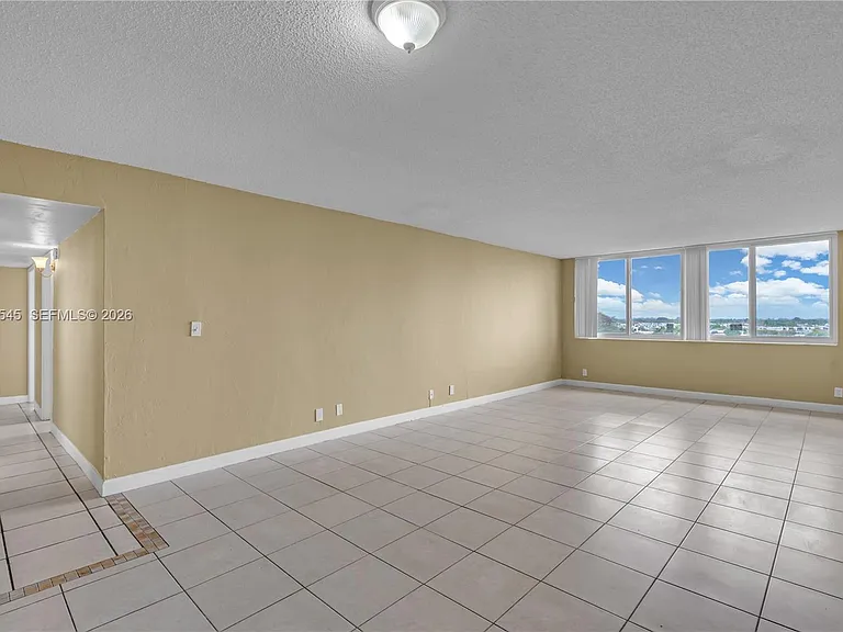 9143 SW 77th Ave #B802 — Photo 8