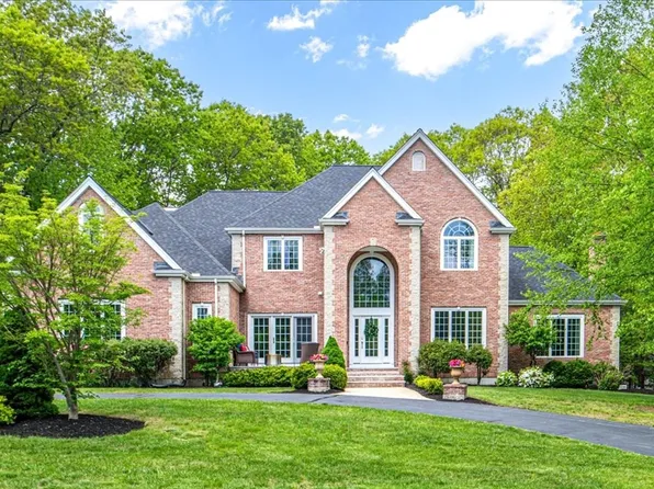 38 Lenox Dr, Franklin, MA 02038