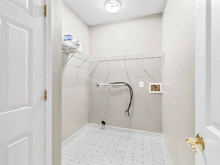 4107 Lakeview Pkwy — Photo 27