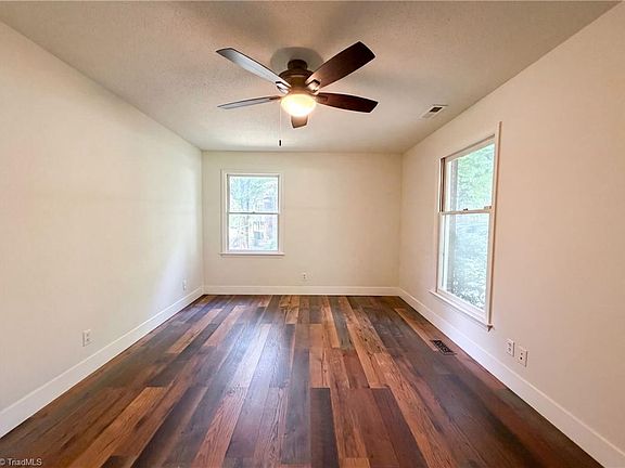 4th image of 7850 Beech Forest Rd