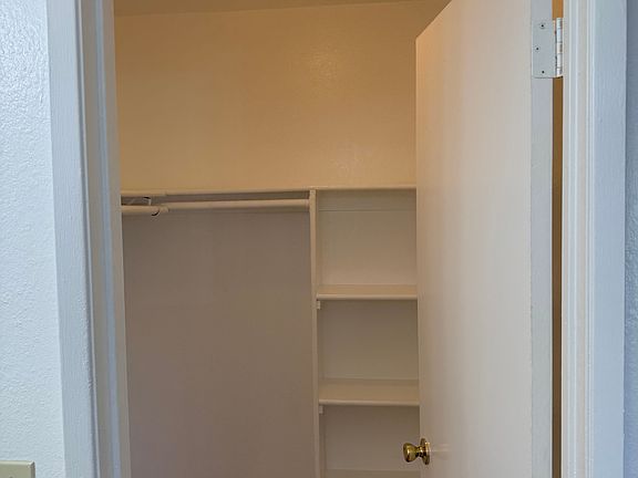 5th image of 3040 Howe Ave #24