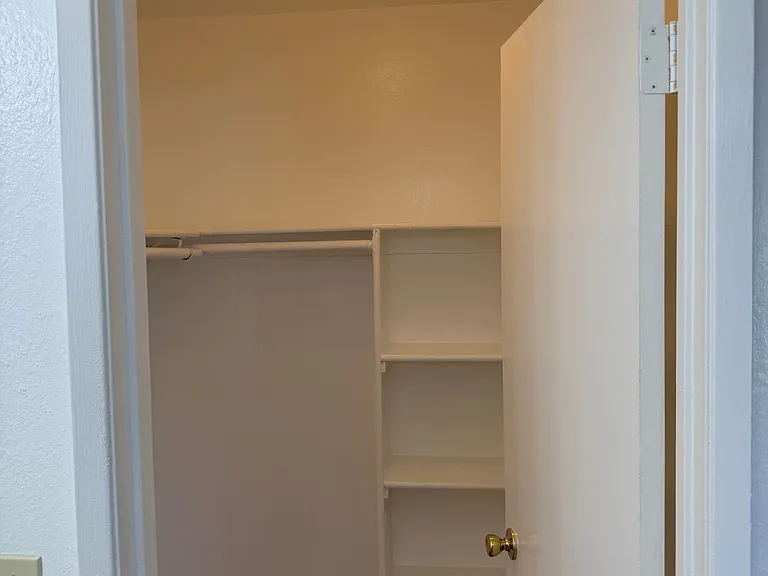 3040 Howe Ave — Photo 5
