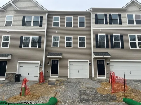 737 Hardman Dr, Morgantown, WV 26501