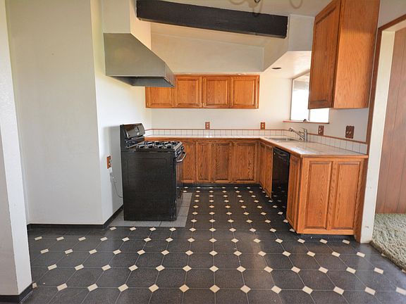2nd image of 5565 Meyers Ave