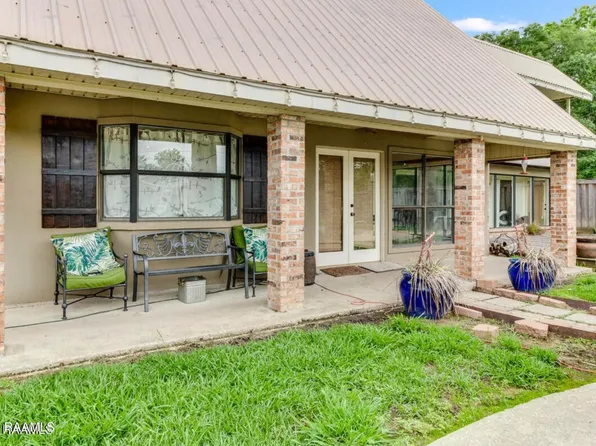 1012 Dautreuil Lane Ln, Saint Martinville, LA 70582