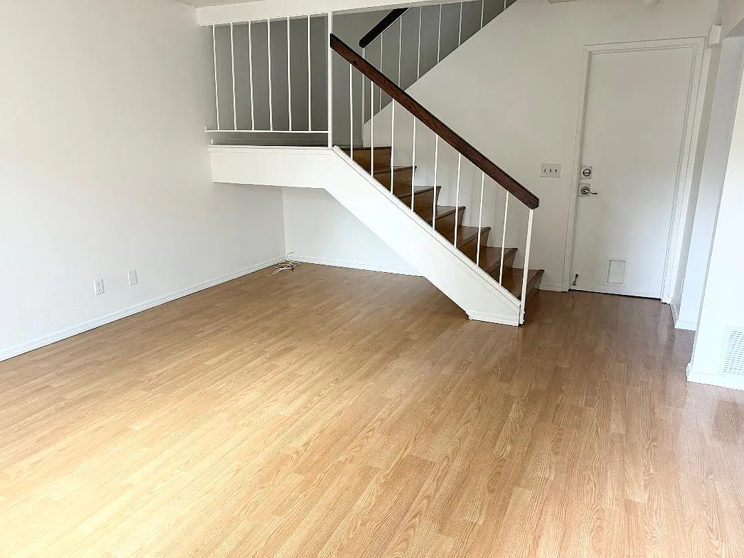 3 bed, 1261 sqft, $3,575 — Photo 3
