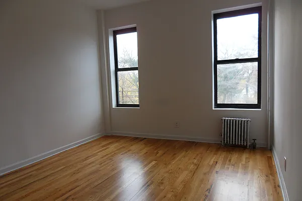 Rented by Albert Attias, LREB | media 12