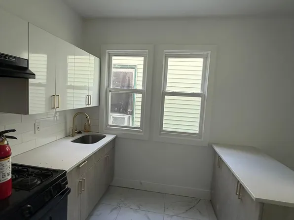 239 12th Ave Floor 2, Newark, NJ 07107
