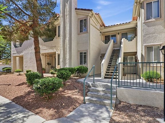 4th image of 840 Yacht Harbor Dr Unit 202