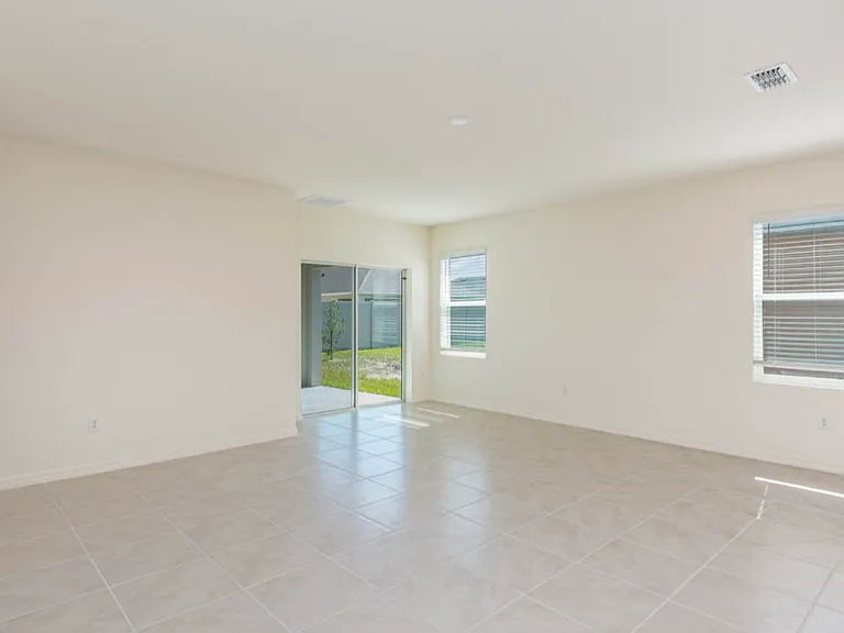 33620 Seattle Slew Dr — Photo 2