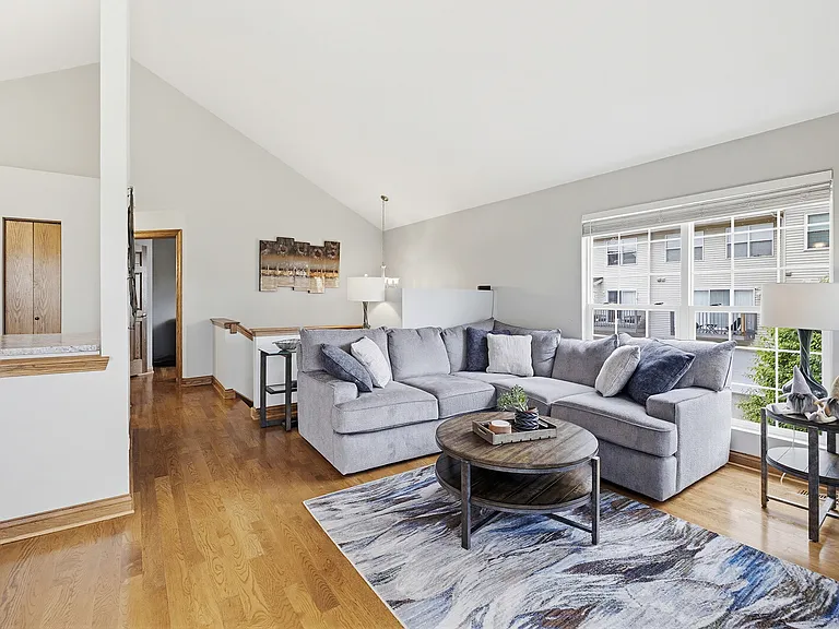 17419 Yakima Dr #17419 — Photo 8