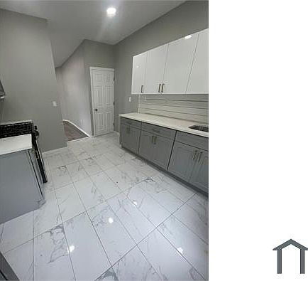 3rd image of 292 Garside St Floor 2