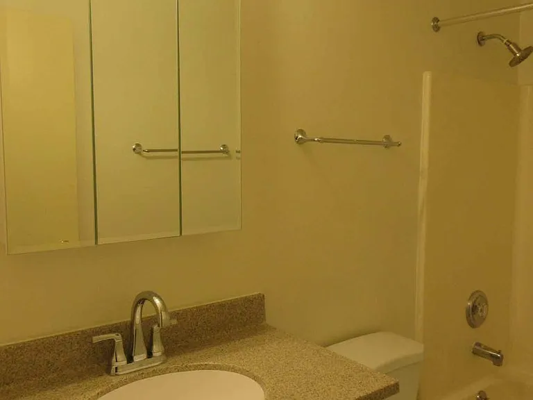 N111W15623 Vienna Ct #14 — Photo 11