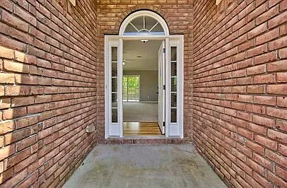3 bed, 2.0 bath, 1537 sqft, $1,800 — Photo 3