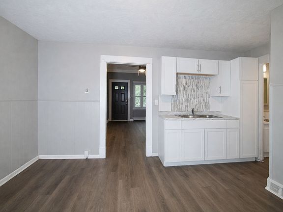 4th image of 10514 Mount Auburn Ave #1