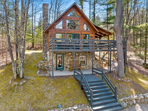 N18611 Tower Ln, Niagara, WI 54151