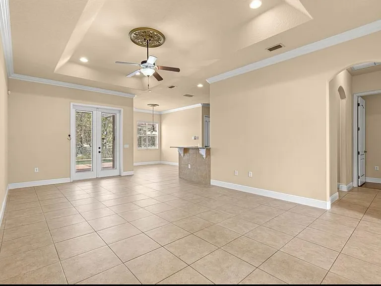 417 Crestrun Loop — Photo 2