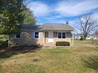 606 16th St, Grottoes, VA 24441