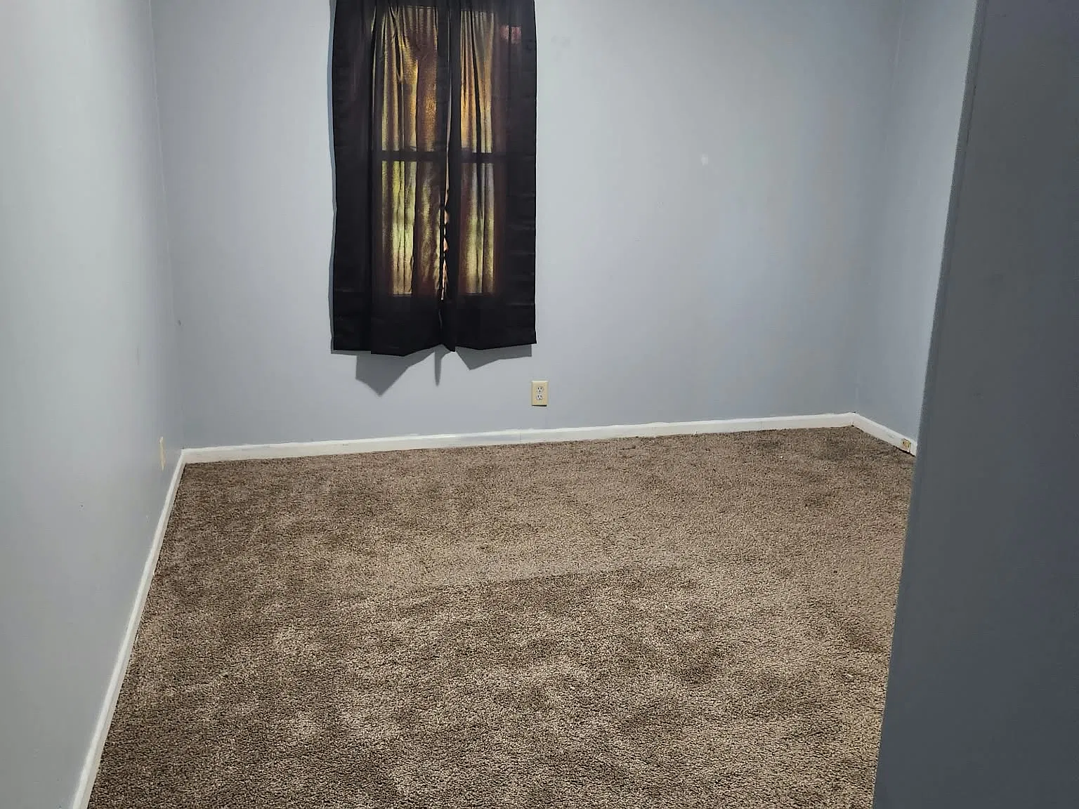 3 bed, 1300 sqft, $1,200 — Photo 4