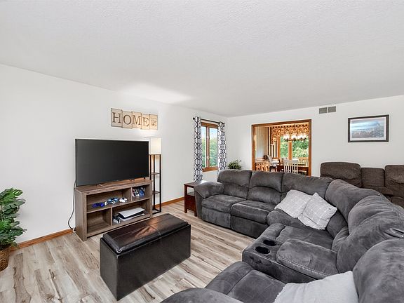5th image of 3102 SW Court Ave