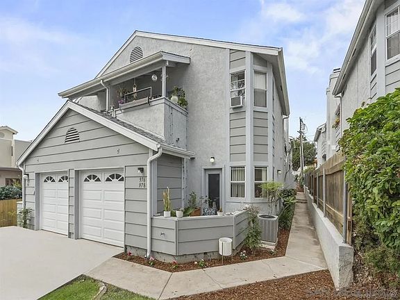 2nd image of 974 Sapphire St