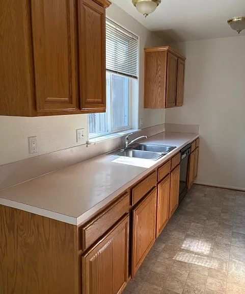 3541 Willamette St — Photo 3
