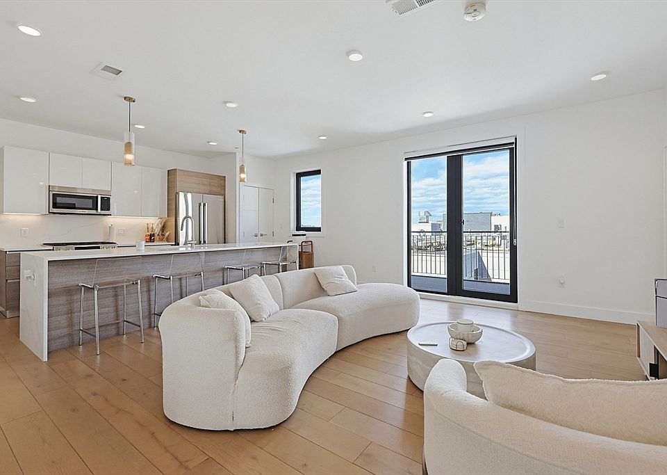 1st image of 30 Penniman Rd #605
