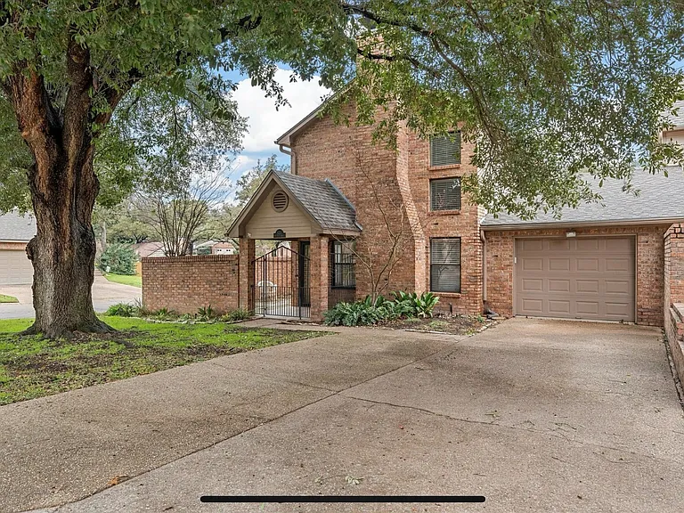 125 Pleasant Grove Ln — Photo 2