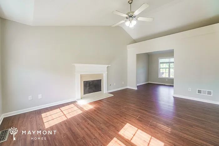 6 bed, 4.0 bath, 2769 sqft, $2,545 — Photo 4