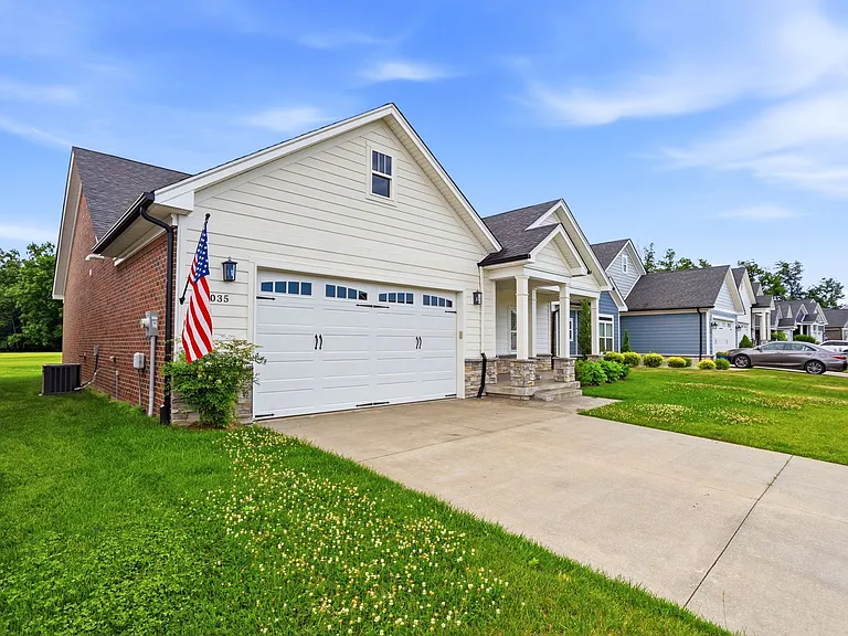 2035 Prestwick Pl — Photo 3