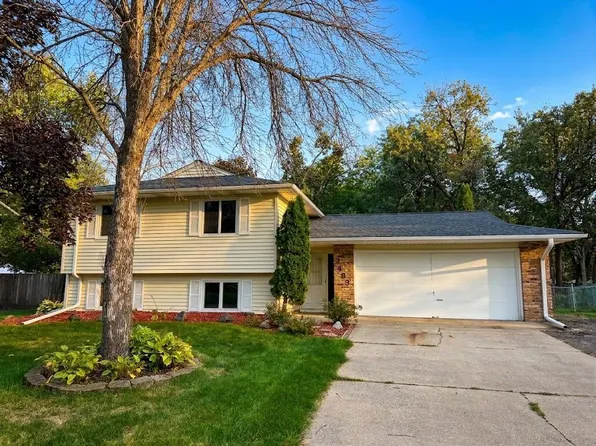 2483 Hidden Valley Ln, Stillwater, MN 55082