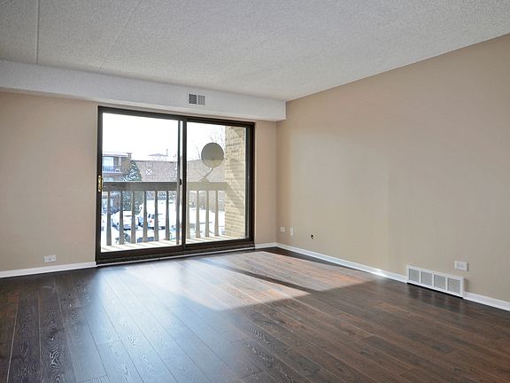 3rd image of 4845 W 137th St APT C17