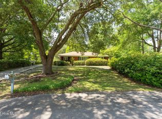 211 Spruce Cir, Wilmington, NC 28403