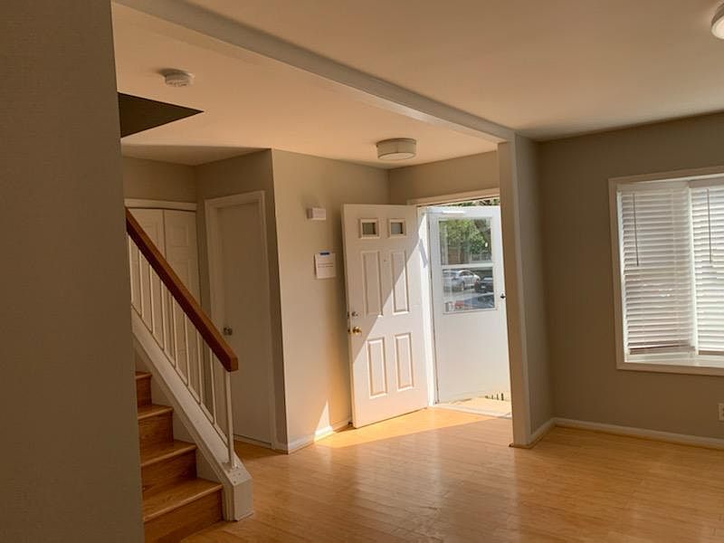 1st image of 3029 Hickory Grove Ct