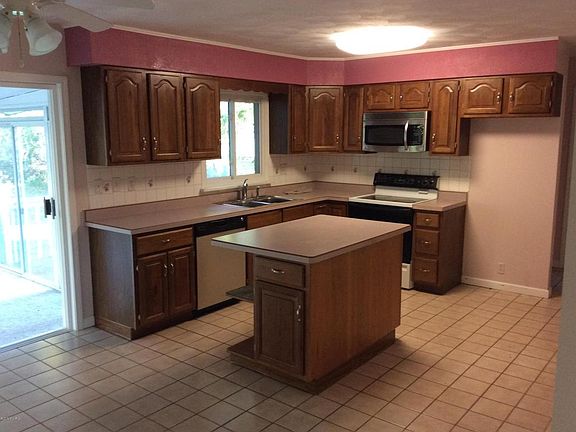 2nd image of 54813 Orchard Ln