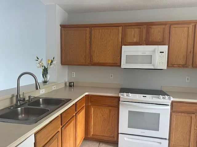 909 Waterside Ln #307 — Photo 8