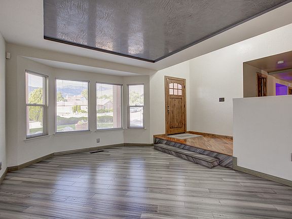4th image of 601 Paseo Del Mar NE