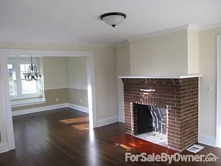 Living Room / Working Fireplace