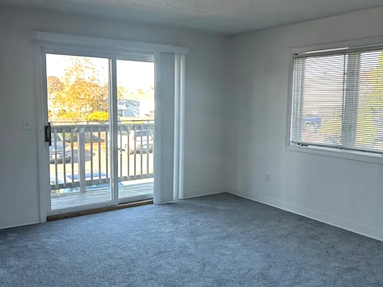 724 Beverage Hill Ave #B2 — Photo 3