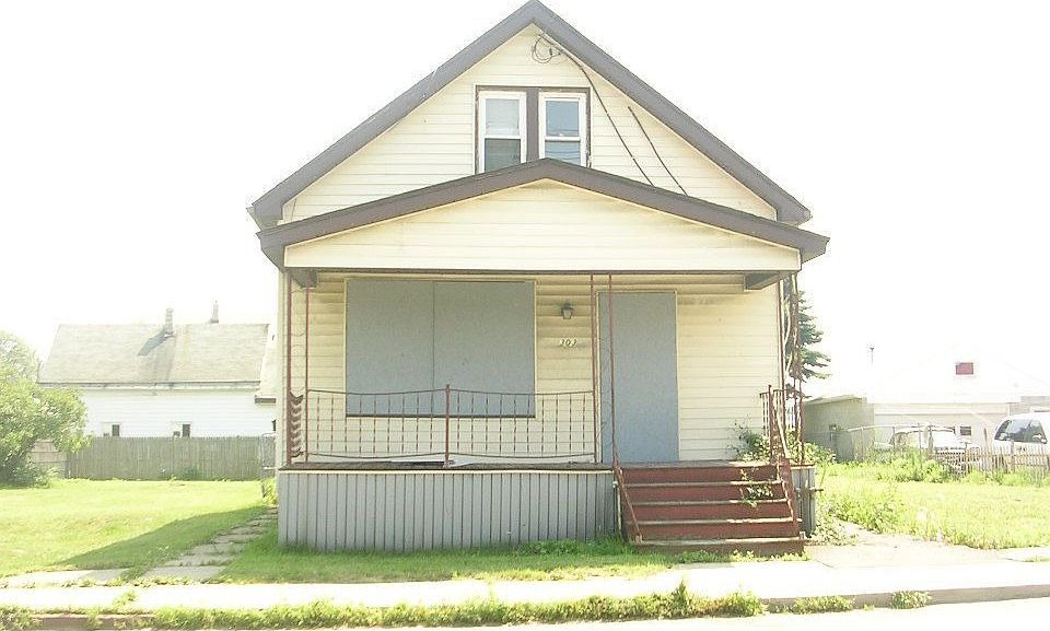 1st image of 303 Dingens St
