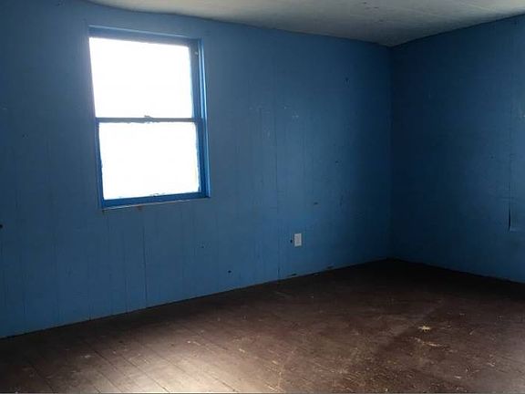 2nd image of 517 W Pearl St