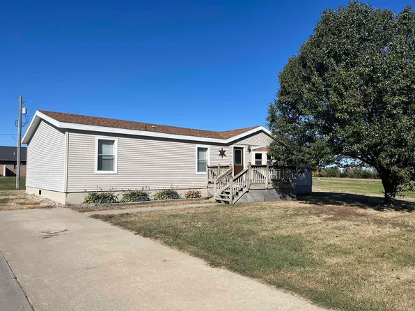 519 N 7th St, Pierce, NE 68767