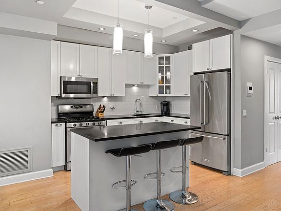4th image of 316 2nd St APT 4E