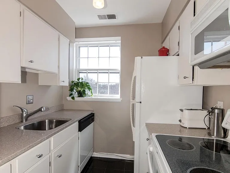 3824 Porter St NW #E395 — Photo 26
