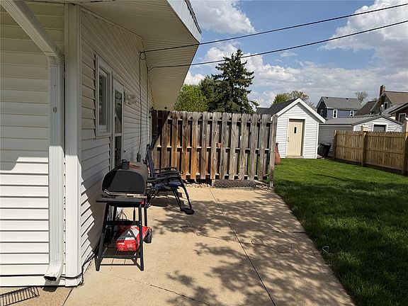 5th image of 375-385 9th Ave